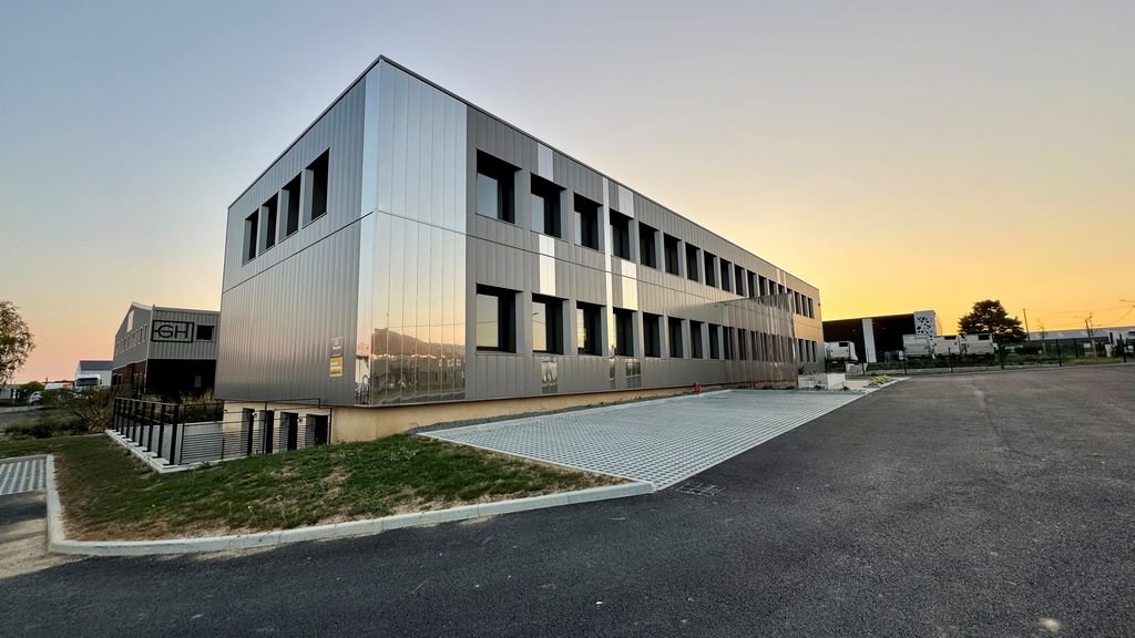 Bureaux à louer sur LE RHEU