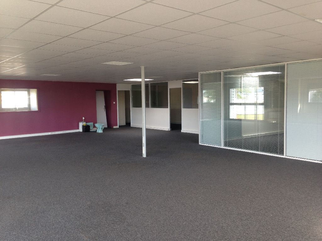 Location Bureaux MONTGERMONT Surface 265 m² Bureaux Rennes Nord