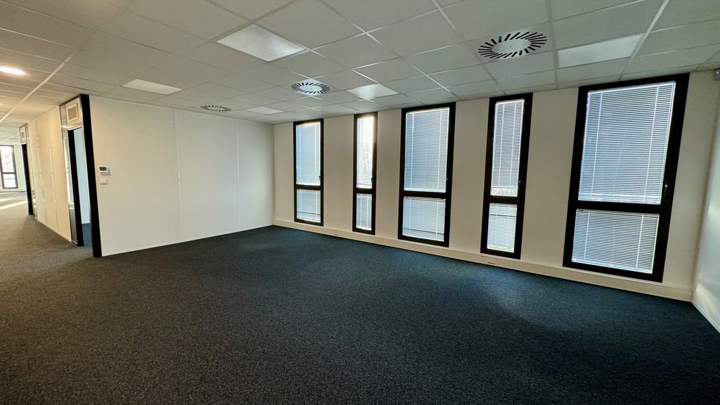 Location Bureaux PACE Surface 405 m² Bureaux Rennes Nord Ouest