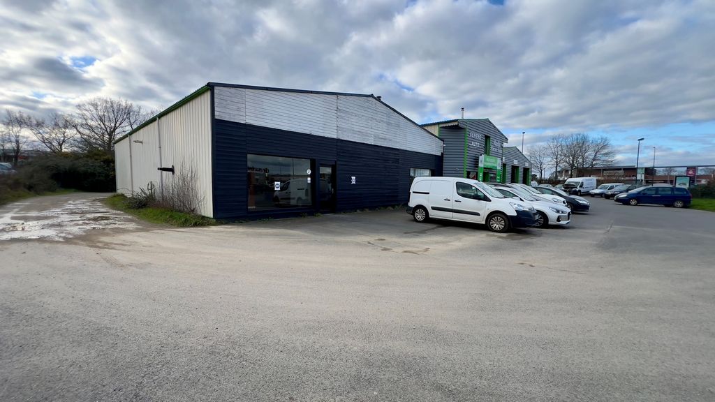Location Locaux d'activités BREAL SS MONTFORT Surface 300 m² Mixte