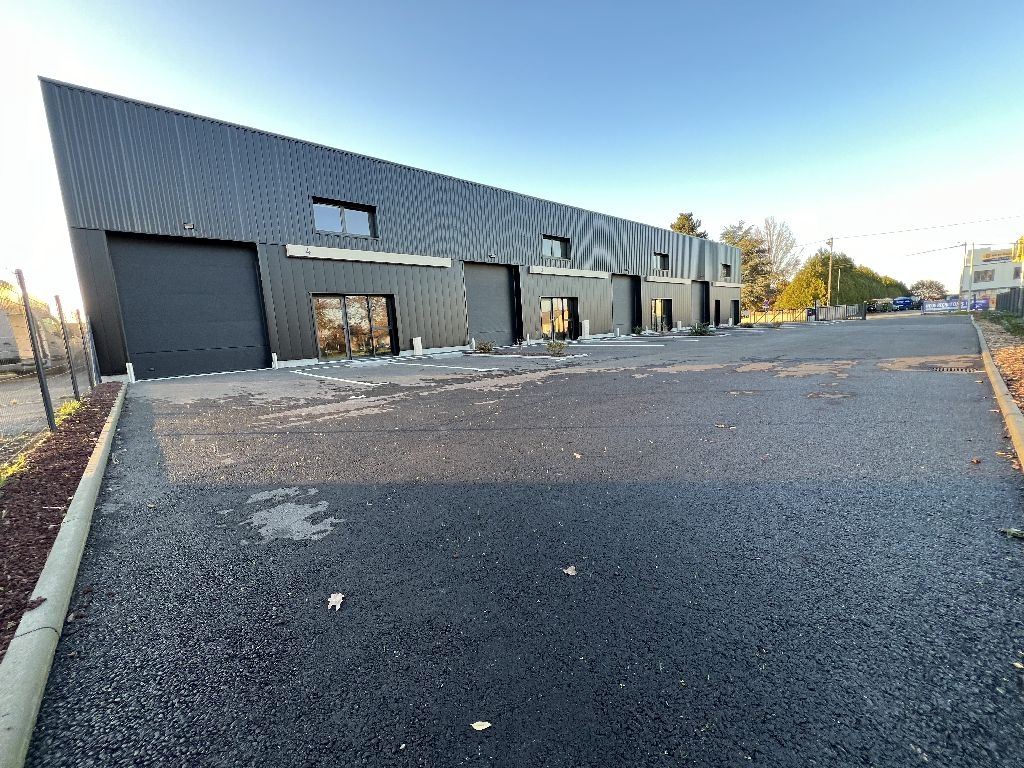 Location Locaux d'activités CHATEAUBOURG Surface 376 m² Entrepôts Rennes Est