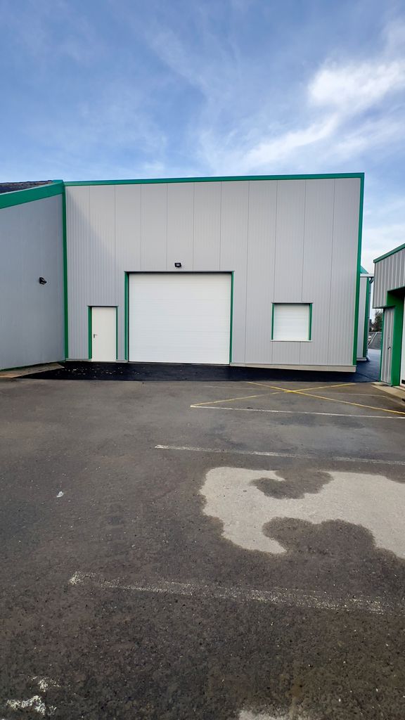 Location Locaux d'activités NOYAL-CHATILLON-SUR-SEICHE Surface 196 m² Entrepôts Rennes Sud
