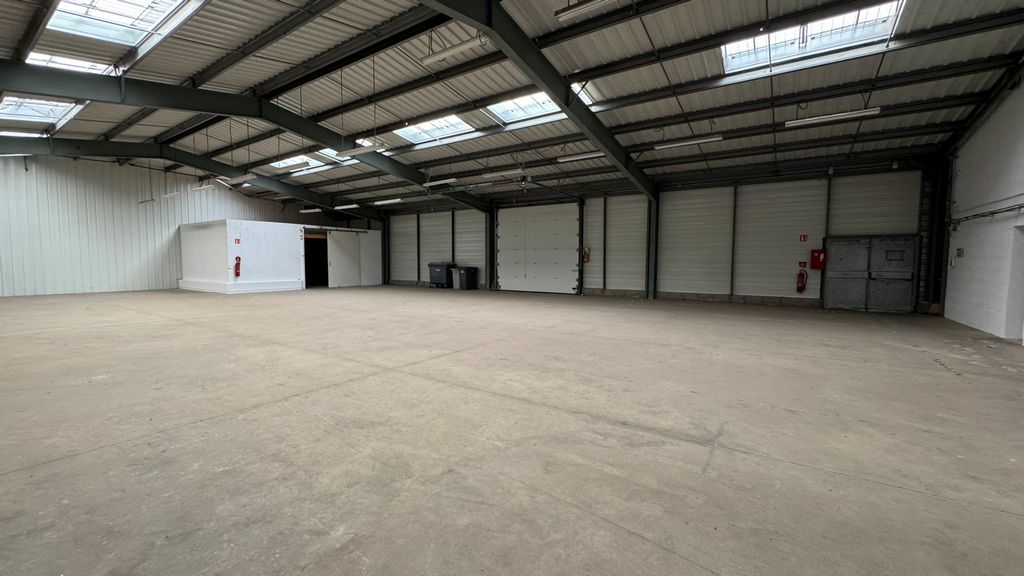 Location Locaux d'activités VERN-SUR-SEICHE Surface 850 m² Activité Au sud de Rennes