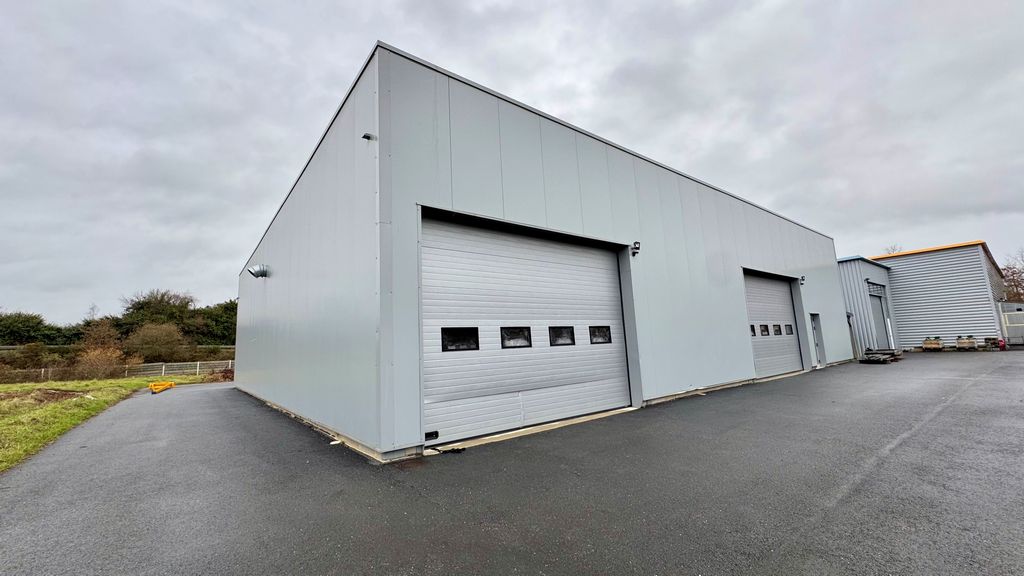 Entrepôts à louer sur GOVEN