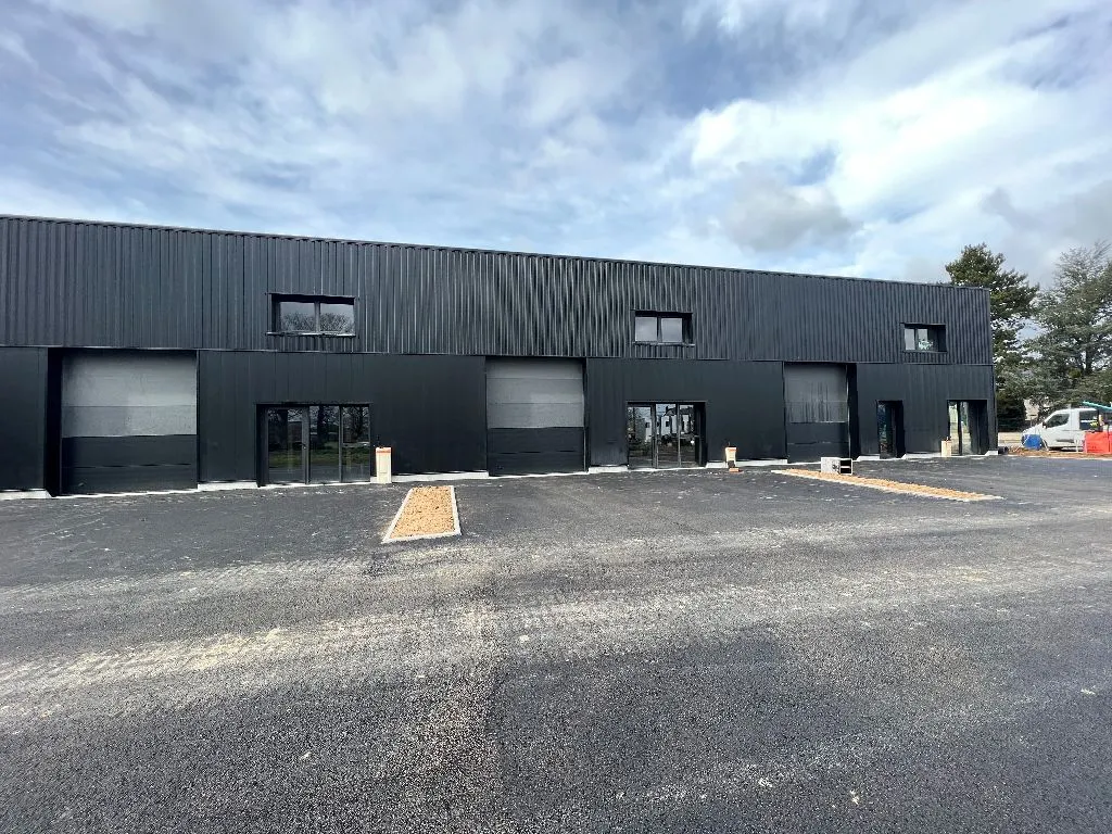 Entrepôts à louer sur CHATEAUBOURG