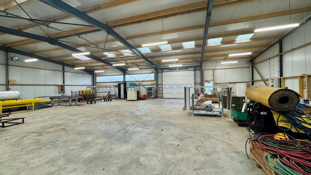 Entrepôts à louer sur GOVEN