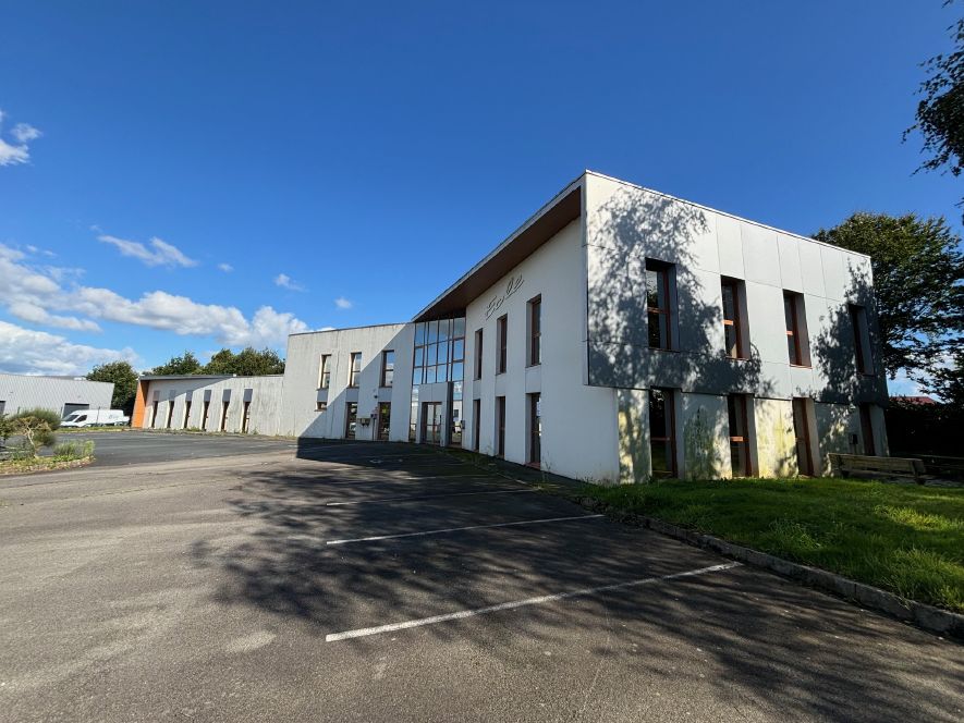 Vente Location Bureaux ST-EVARZEC Surface 860 m² Bureaux AUTRE DEPARTEMENT