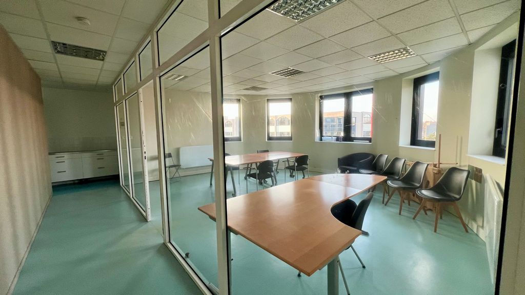 Bureaux à vendre / à louer sur ST GREGOIRE