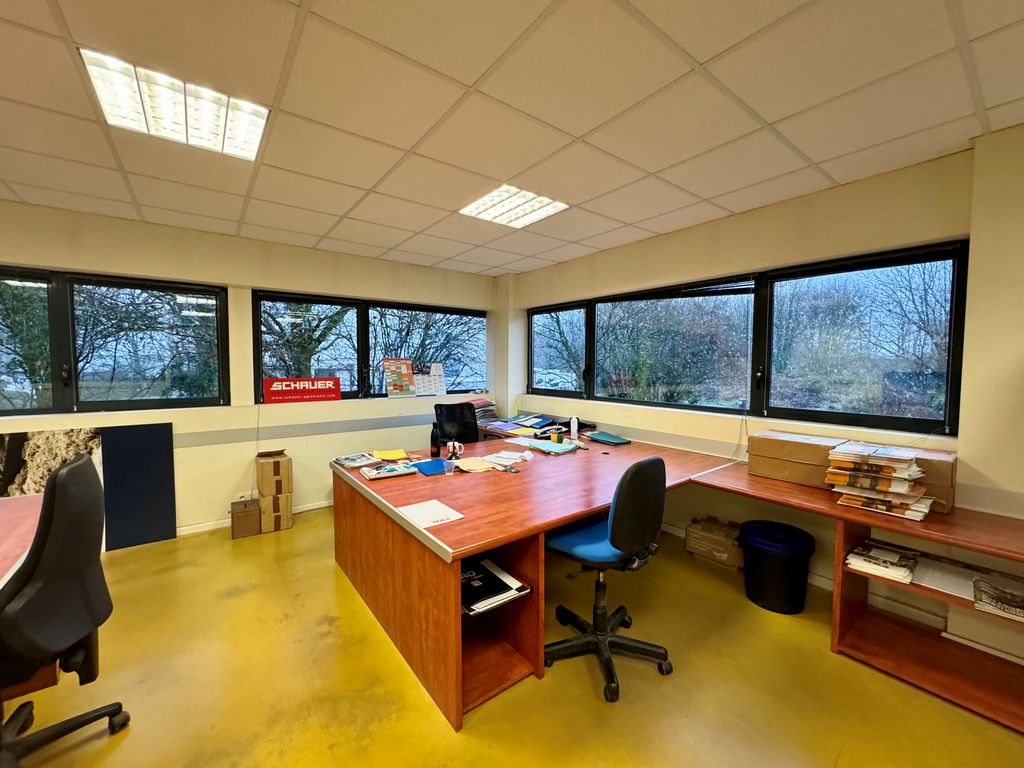 Entrepôts à vendre / à louer sur MELESSE