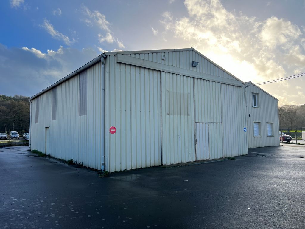 Entrepôts à vendre / à louer sur MONTFORT