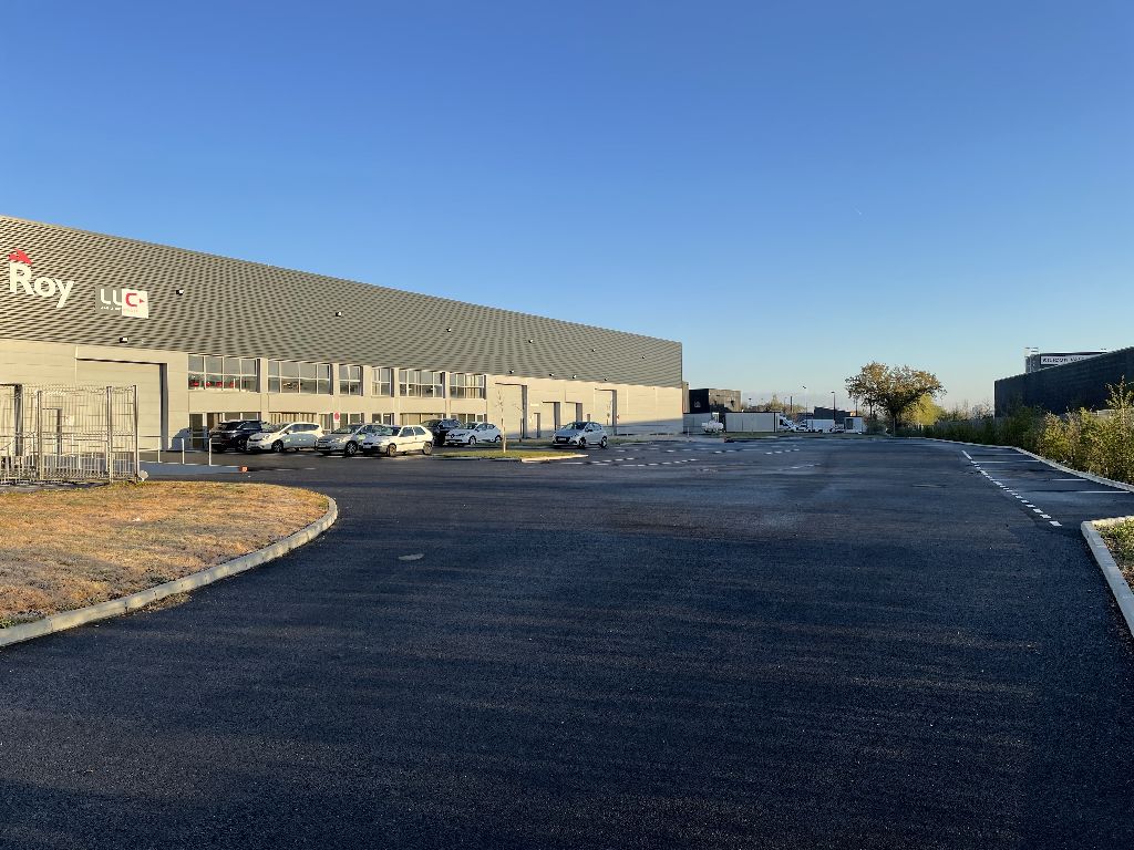 Entrepôts à vendre / à louer sur NOYAL-CHATILLON-SUR-SEICHE