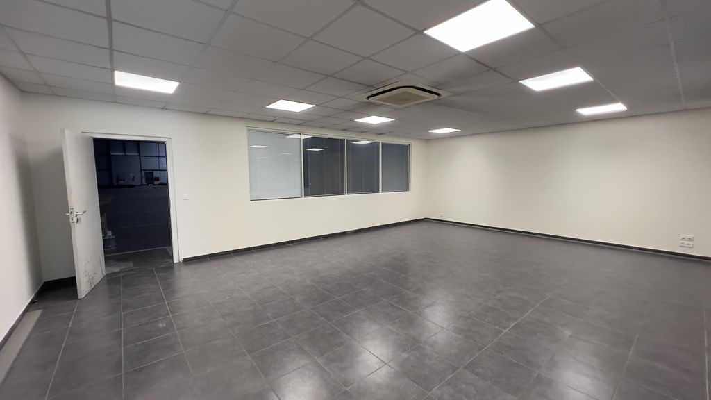 Vente Location Locaux d'activités RENNES Surface 980 m² Entrepôts Rennes ZI Sud-Est