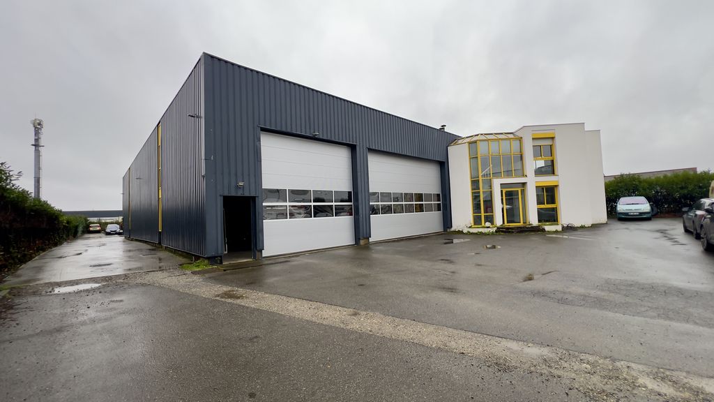 Activité à vendre / à louer sur ST JACQUES DE LA LANDE